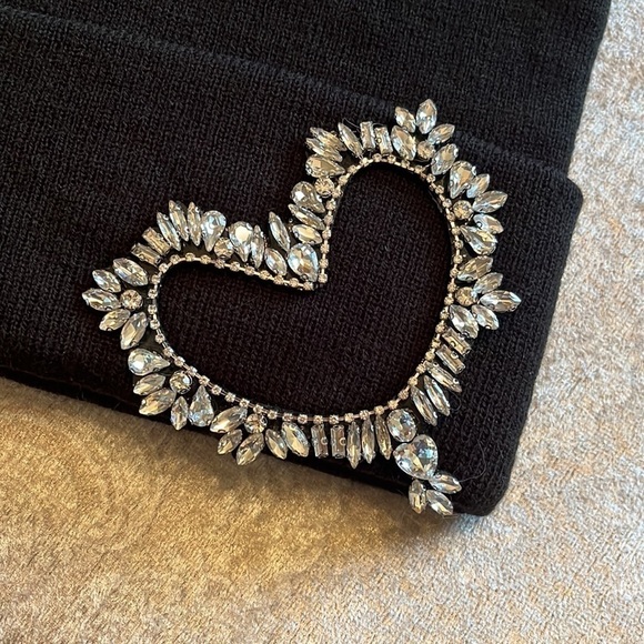 Brand New Steve Madden Black Knit Beanie Hat w/ Rhinestone Beaded Heart - Picture 6 of 12